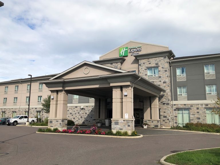 Holiday-Inn-Front